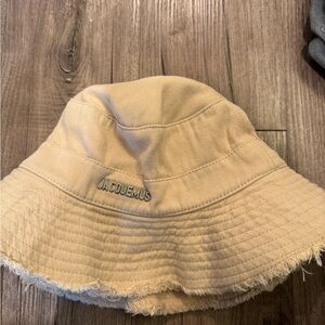 Jacquemus Beige Frayed-Edge Bucket Hat